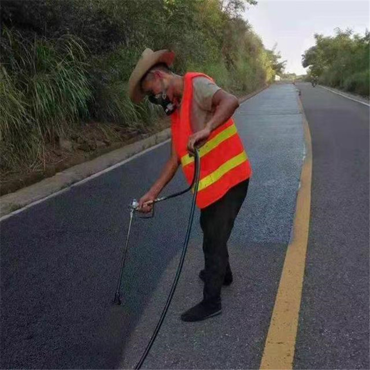 齐齐哈尔 彩色防滑路面的底涂是保障路面附着力